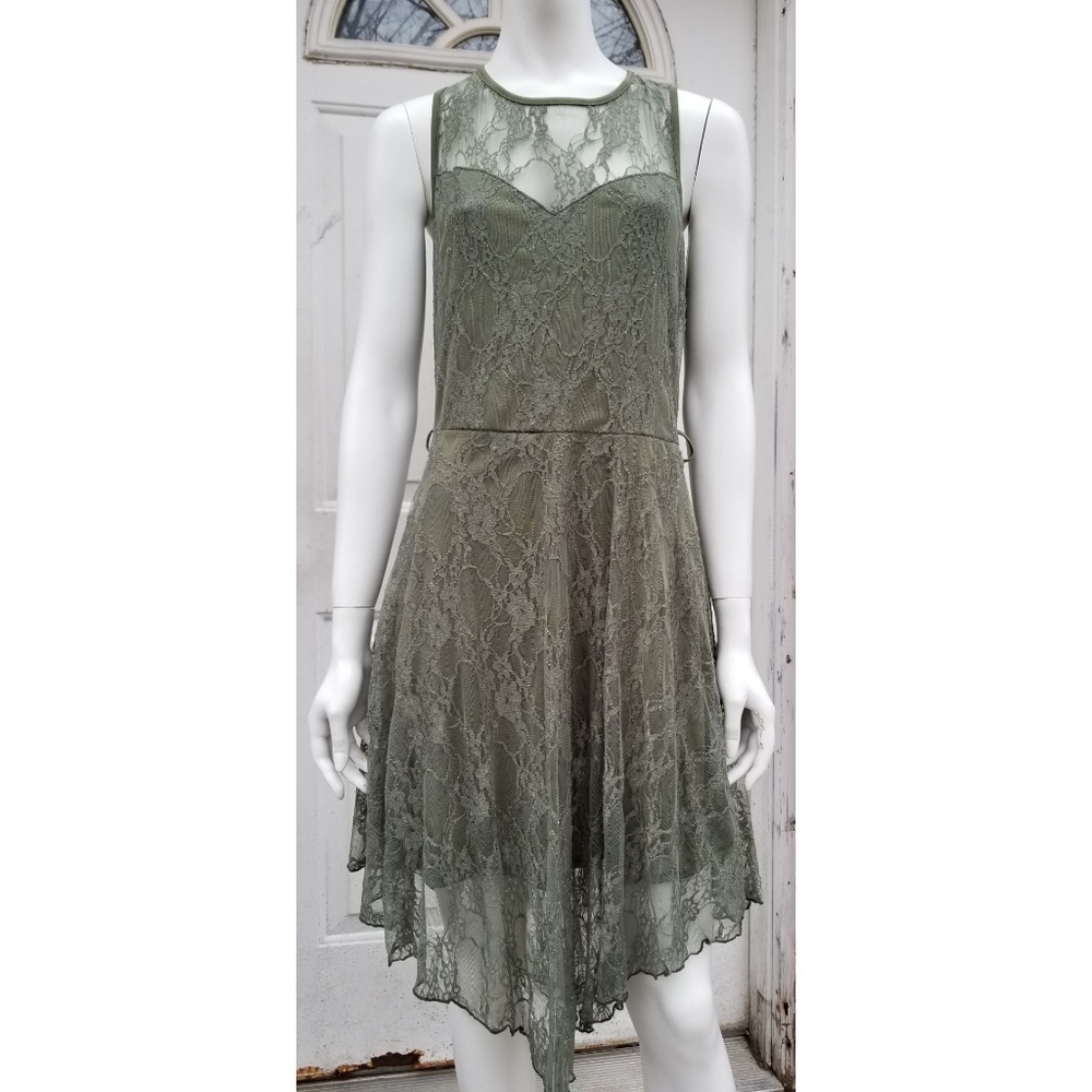 Lace Sleeveless High Neck Dress